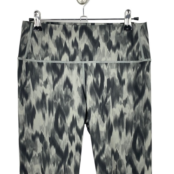 NWOT Varley Luna Leggings in Aztec Animal Print - Picture 8 of 8